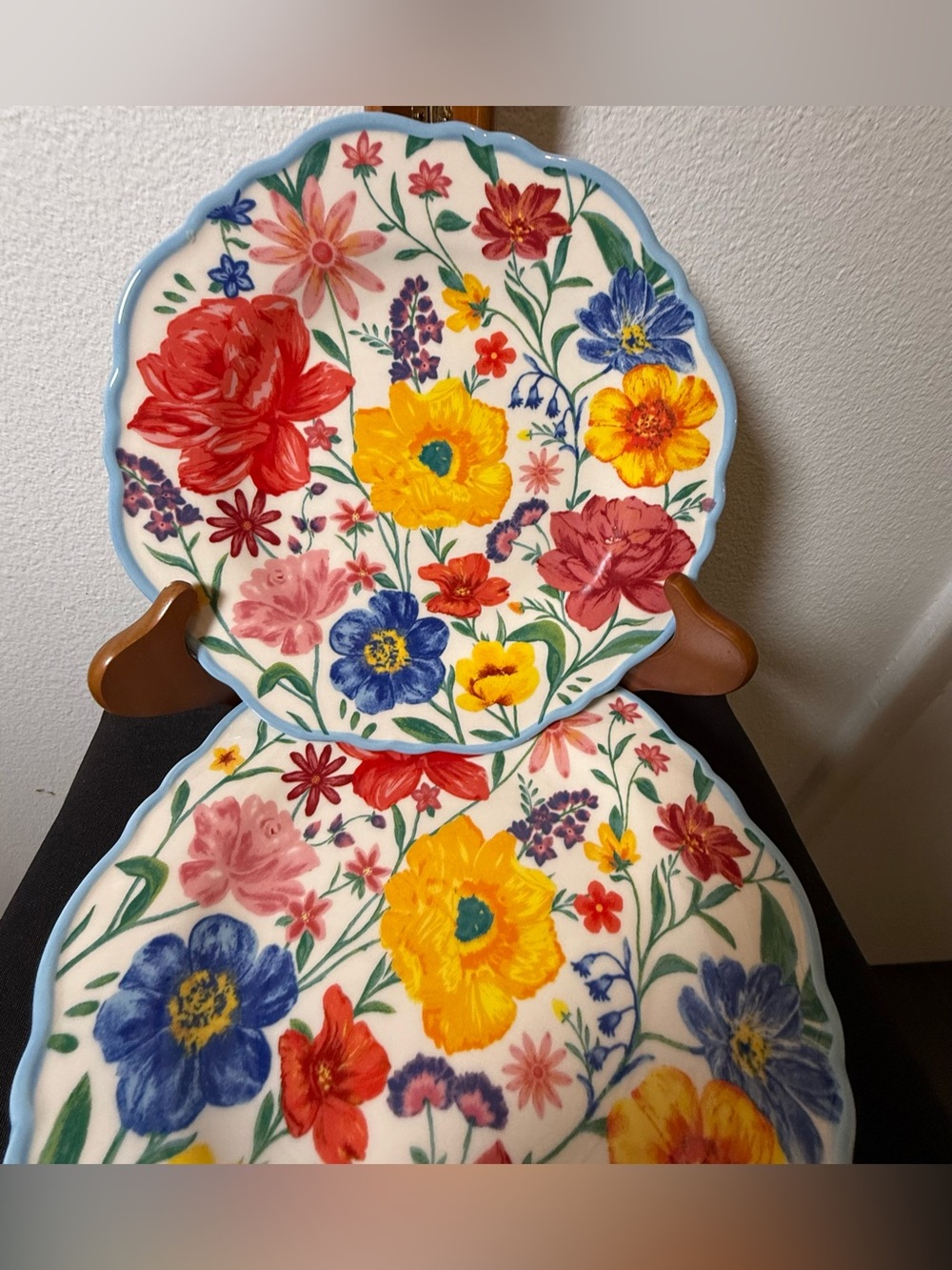 4 The Pioneer Woman Brilliant Blooms Stoneware Salad Plates. 8.5” - Picture 8 of 9